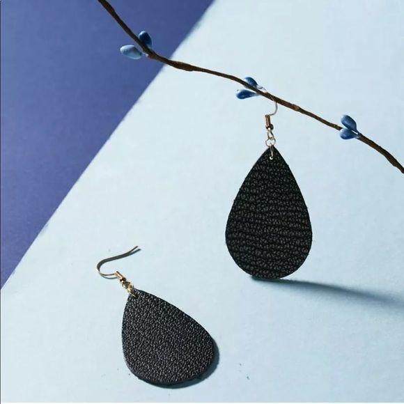 Black Tear Drop Leather Earrings - Picture 6 of 7